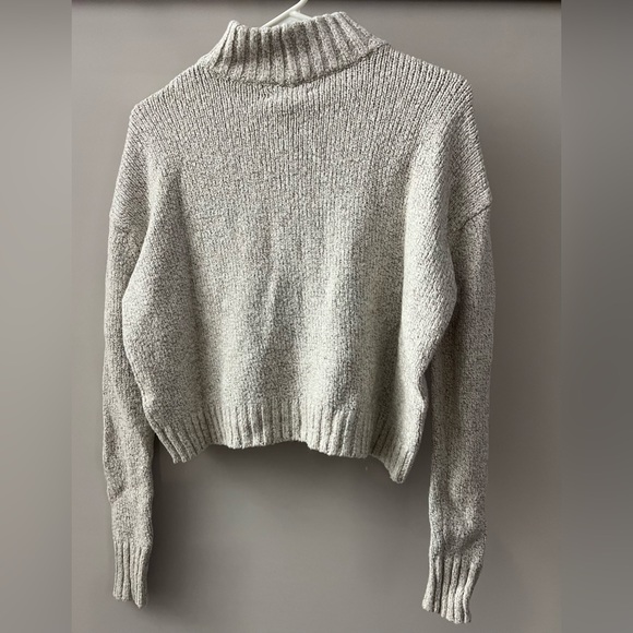 American Eagle Outfitters Light Gray Turtleneck Sweater - Picture 2 of 4